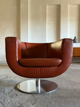 SET OF 2 JEFFREY BERNETT FOR B&B ITALIA „TULIP“ SWIVEL ARMCHAIRS IN LEATHER & STEEL, ITALY 2000s