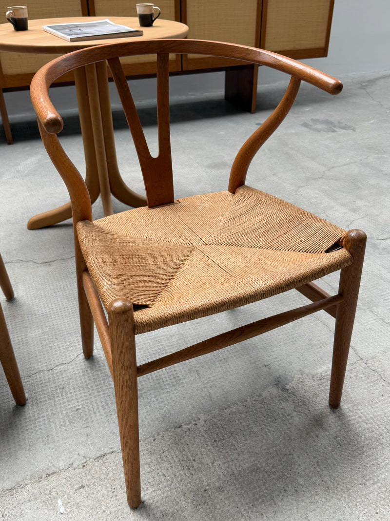 HANS WEGNER FOR CARL HANSEN & SONS „CH24“ WISHBONE CHAIRS OAK PAPERCORD EARLY EDITION, DENMARK 1950S