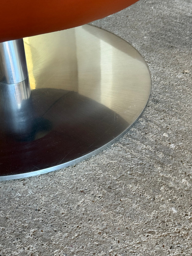 SET OF 2 JEFFREY BERNETT FOR B&B ITALIA „TULIP“ SWIVEL ARMCHAIRS IN LEATHER & STEEL, ITALY 2000s