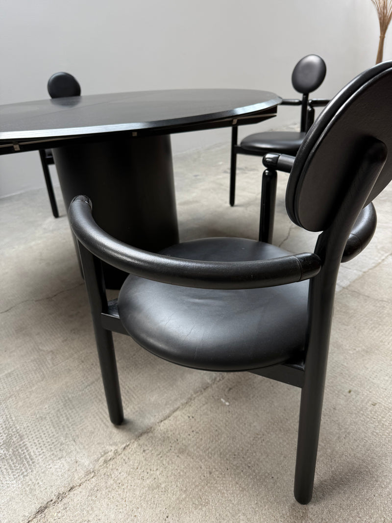 VICO MAGISTRETTI „PAN“ 4 LEATHER DINING CHAIRS & ERWIN NAGEL „QUADRONDO“ DINING TABLE ASH WOOD, 1980s