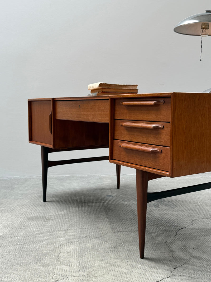 HEINRICH RIESTENPATT RT200 DESK TEAK WOOD, GERMANY 1960s