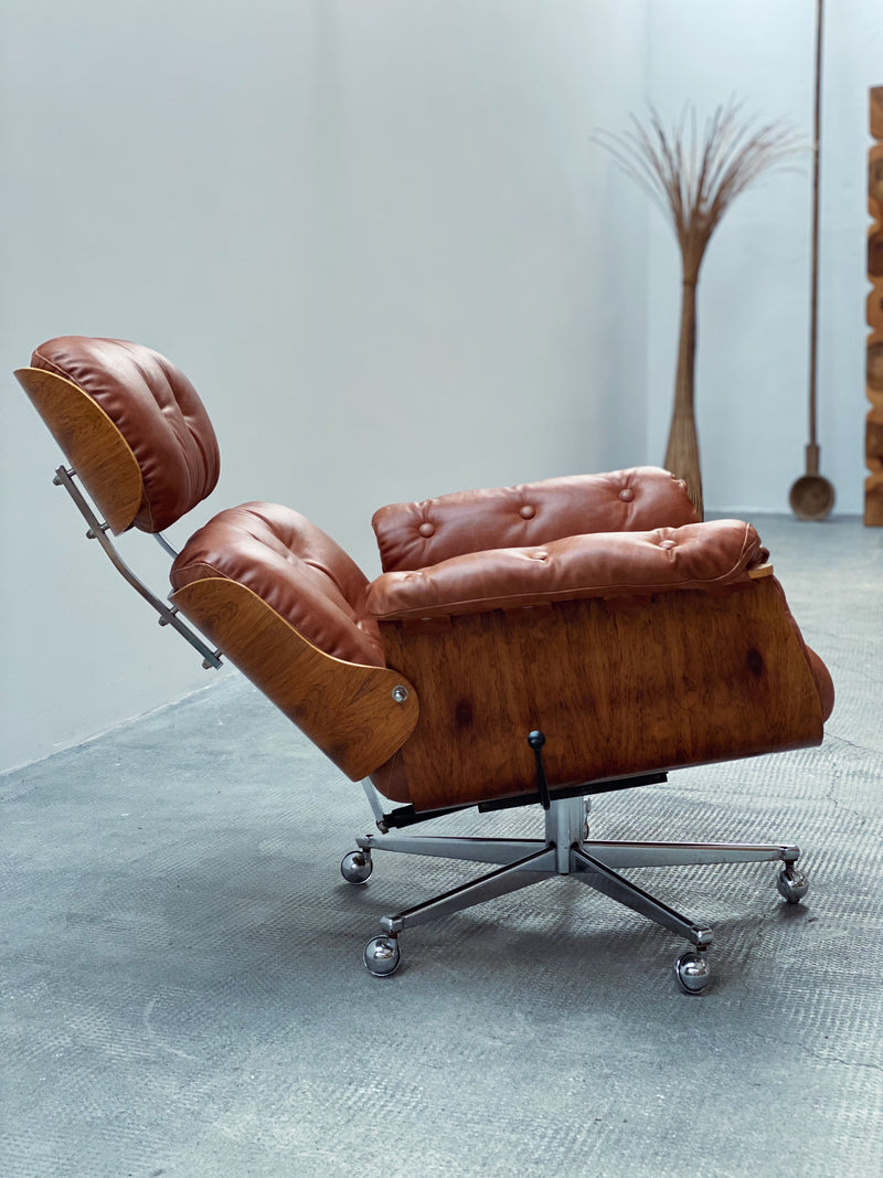 Martin Stoll für Giroflex „Lounge Chair“ mit Ottoman Cognac Leder Chrom Schweiz 1960er Jahre