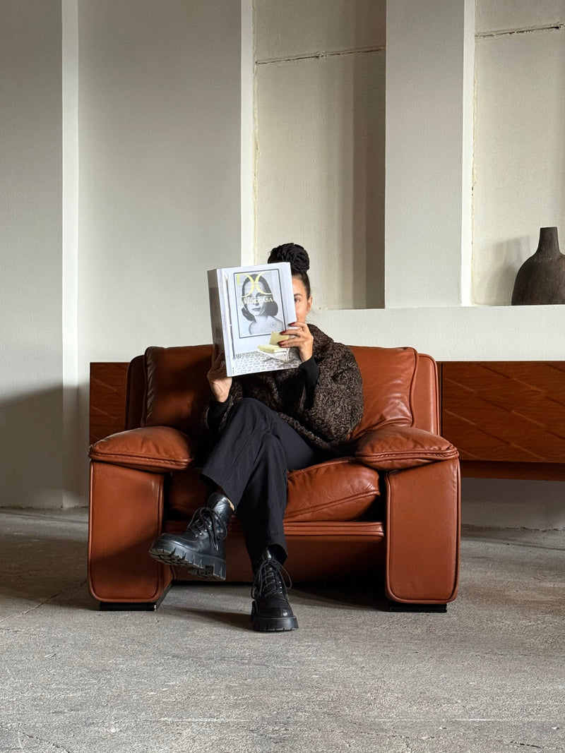 SET OF 2 „THERA“ ARMCHAIRS BY AMMANNATI & VITELLI FOR BRUNATI IN COGNAC LEATHER, ITALY 1980s