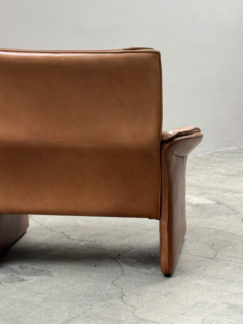 COGNAC LEATHER SEATING GROUP ARMCHAIR SOFA OTTOMAN IM THE STYLE OF DE SEDE, 1980s