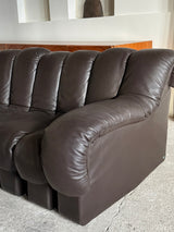 DE SEDE DS-600 „TATZELWURM“ SOFA BROWN LEATHER 24 PIECES, SWITZERLAND 1980s