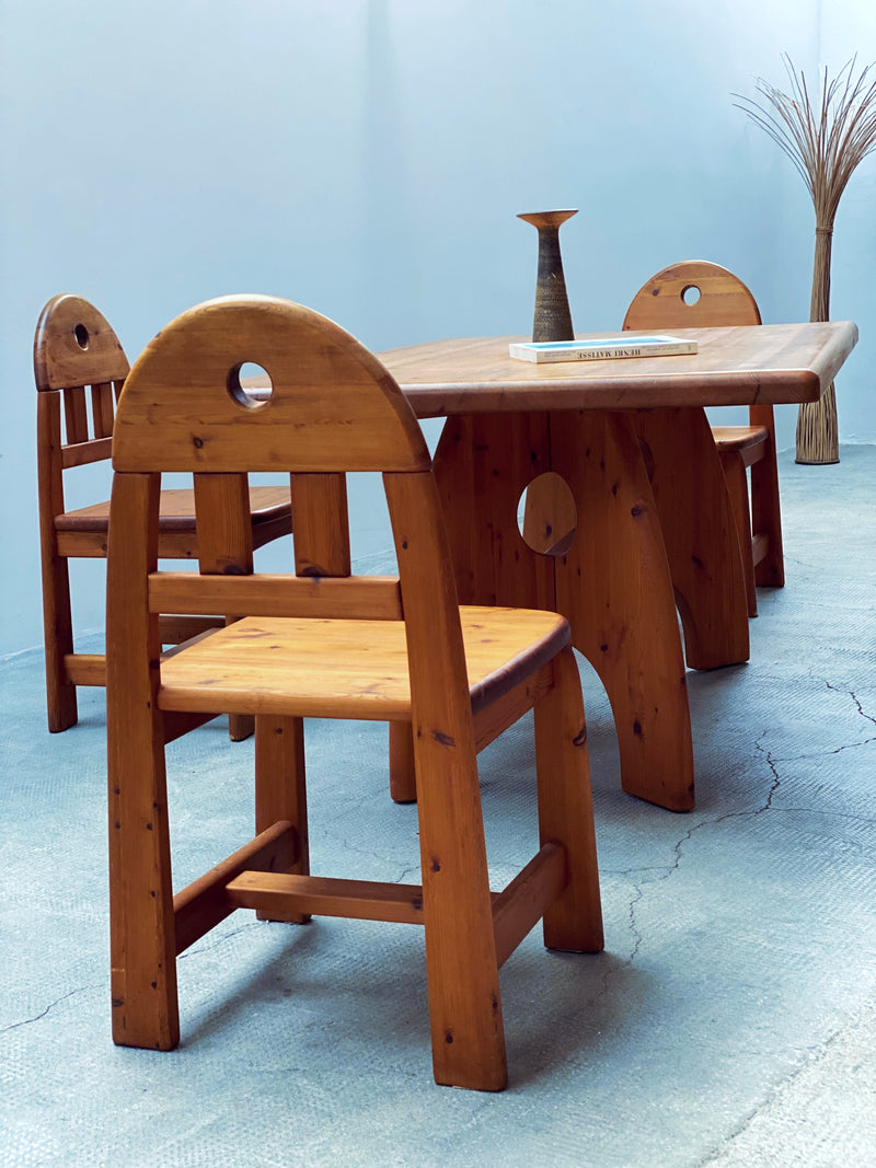 WASA DINING TABLE & 4 CHAIRS SOLID PINE BRUTALIST, GERMANY 1980S