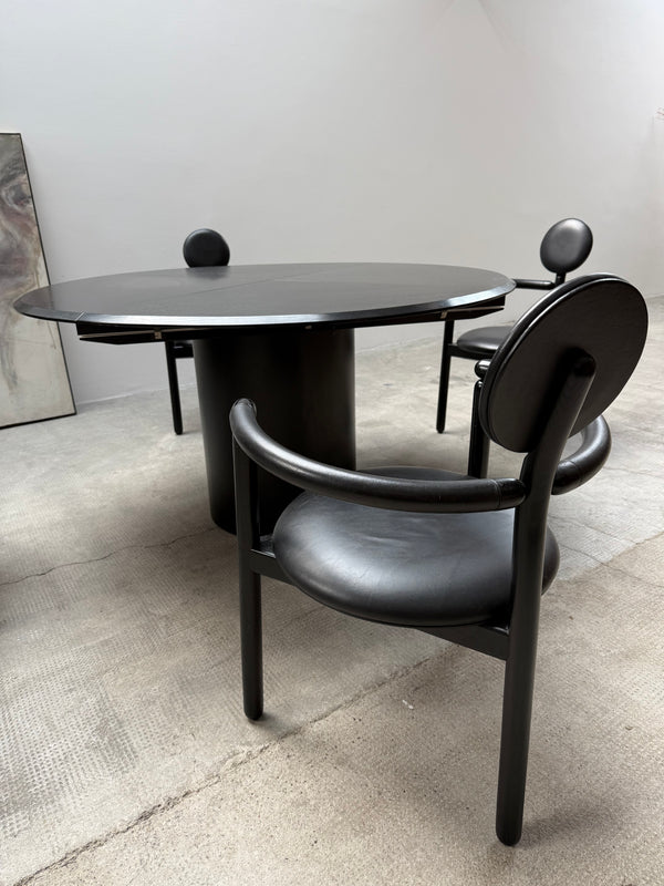 VICO MAGISTRETTI „PAN“ 4 LEATHER DINING CHAIRS & ERWIN NAGEL „QUADRONDO“ DINING TABLE ASH WOOD, 1980s