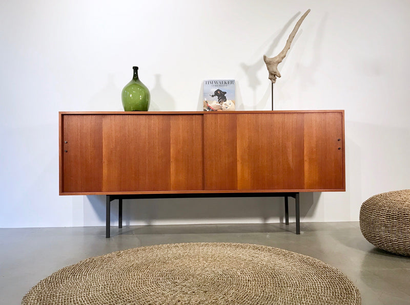 Minimalistisches Dänisches Mid-Century Teak Sideboard mit 2 Schiebetüren 220cm