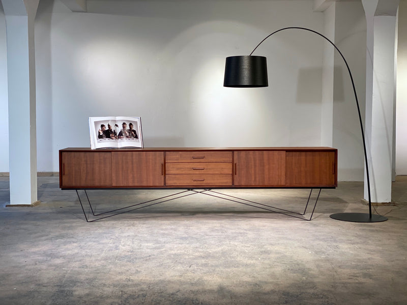 Großes Midcentury Design Vintage Sideboard Auf W-Gestell 290cm