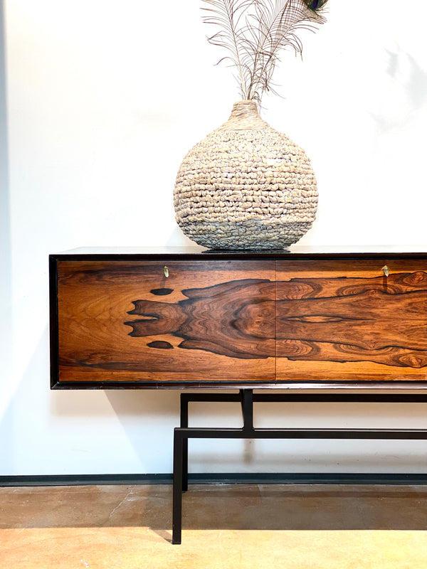 UNIQUE ROSEWOOD SIDEBOARD CREDENZA 1960S